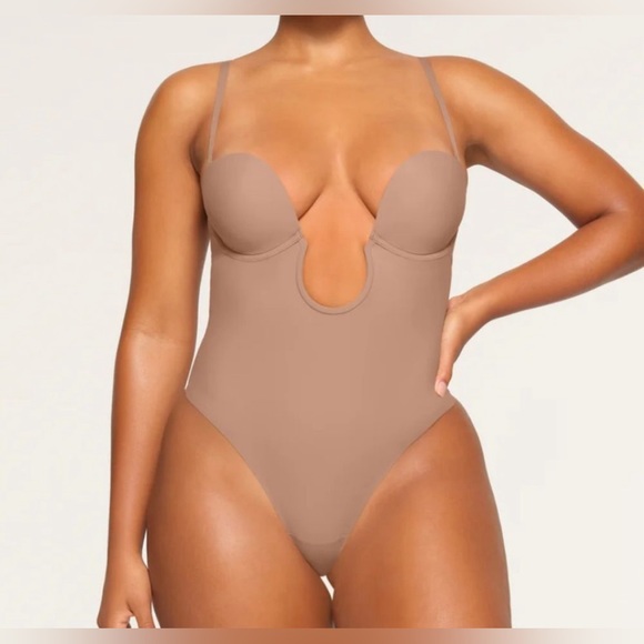 SKIMS Other - Deep Plunge Shapewear Bodysuit in Clay